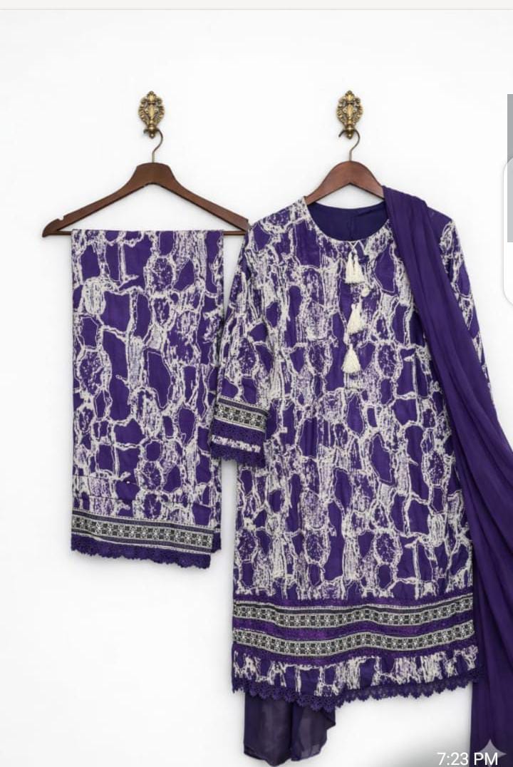 Women 3pcs stich lawn suite.