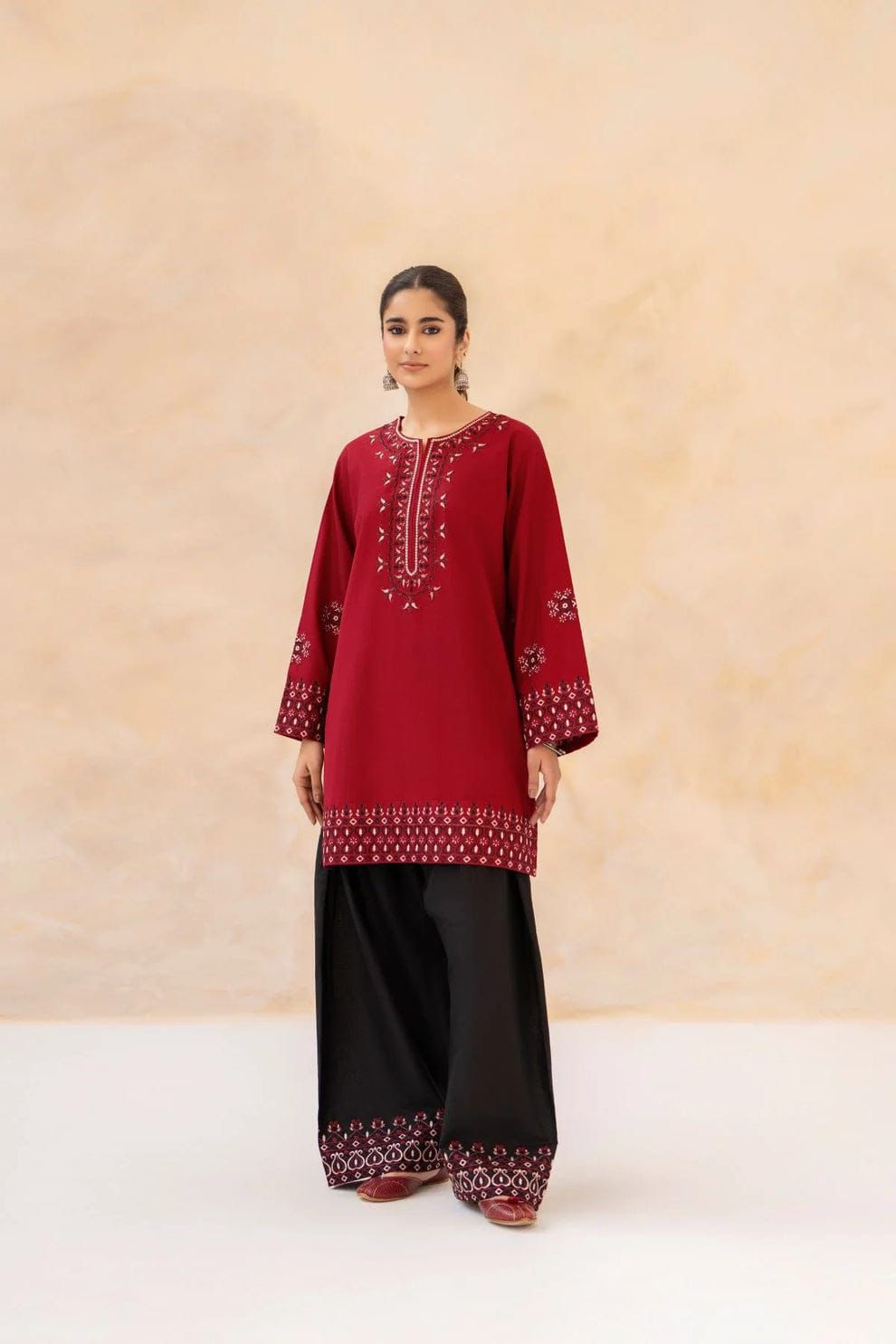 2PC embroiderey suit fabric lawn