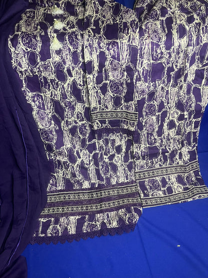 Women 3pcs stich lawn suite.