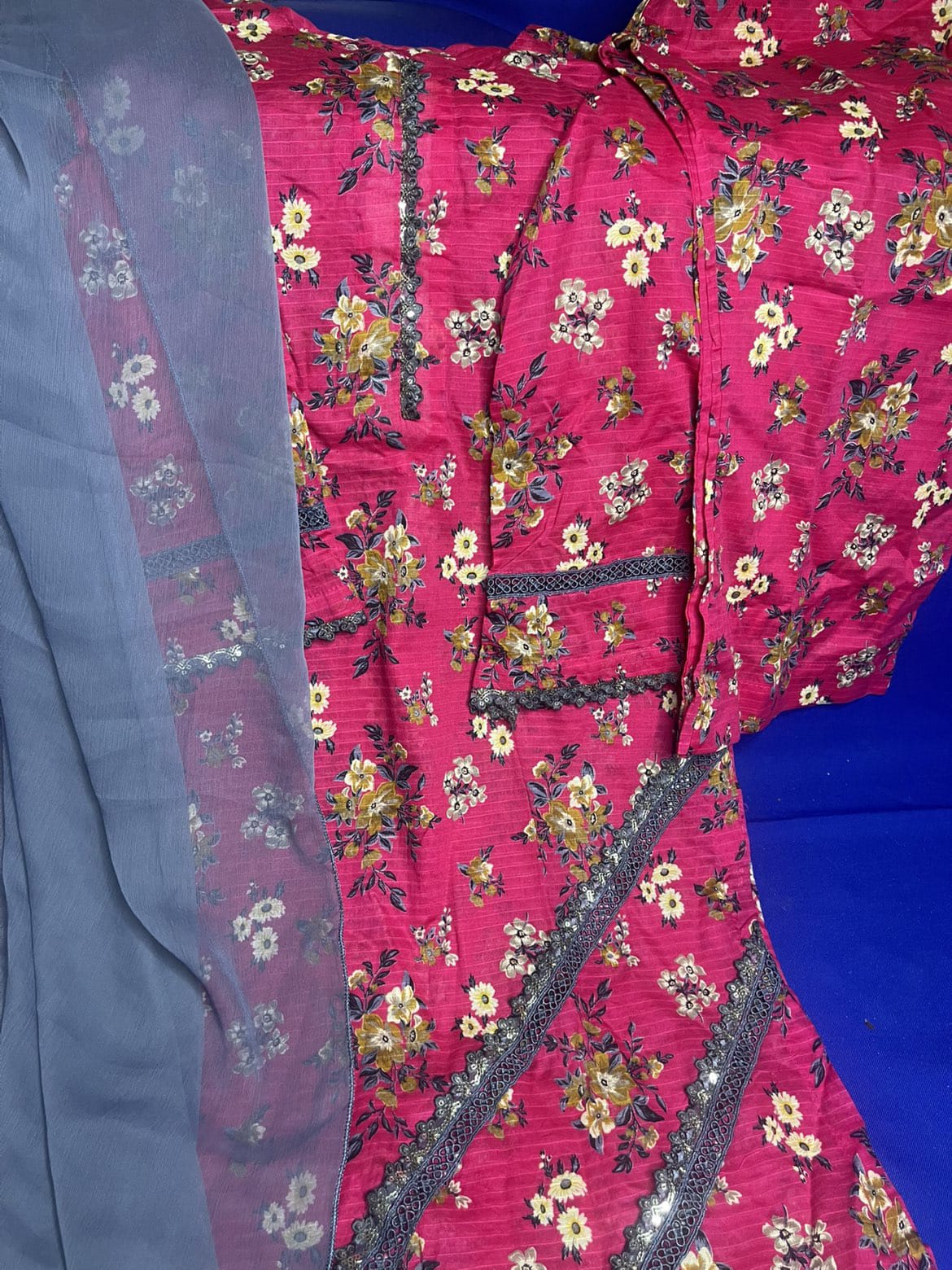 women 3pcs stiched lawn